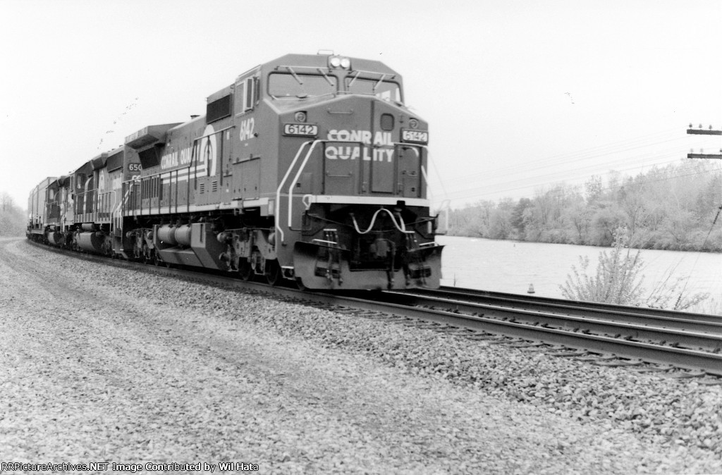 Conrail C40-8W 6142